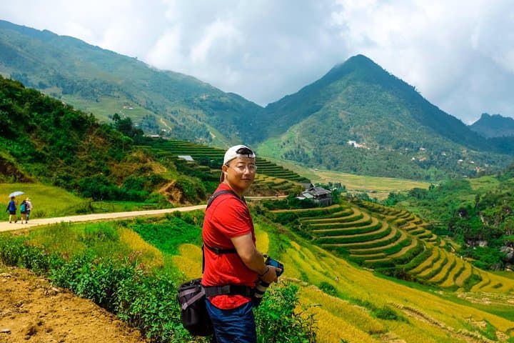 Two-Day Sapa Homestay Trek: Off-the-Beaten-Path Rice Terrace Walks photo 2