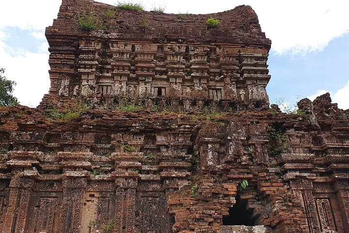 Discover Central Vietnam: From Stunning Beaches to Historic Hoi An photo 3