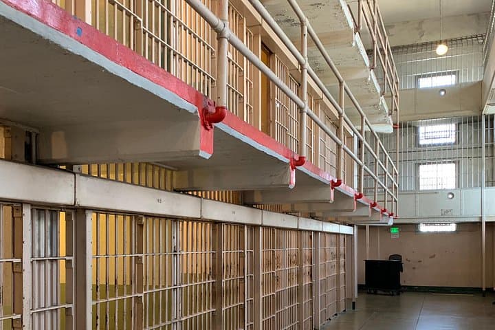Alcatraz Night Tour and San Francisco Bay Cruise: Sunset Prison Stories & Skyline Views photo 3