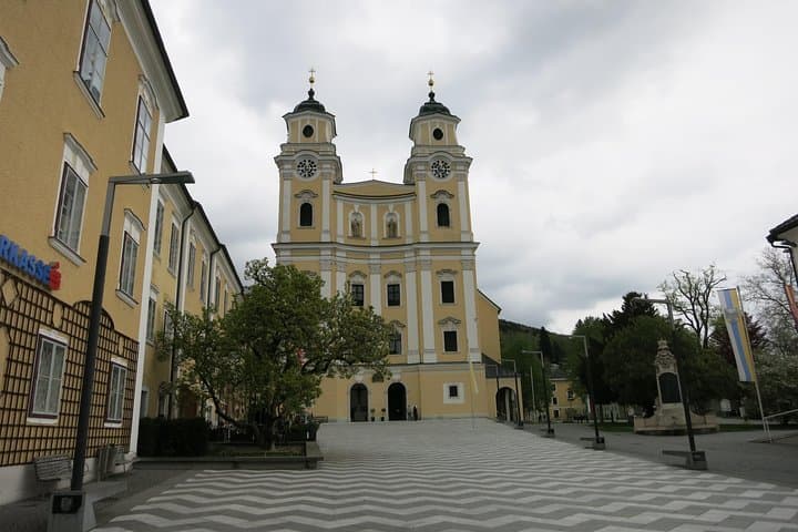 Salzburg to Vienna Private Day Tour: Wachau, Lakes & Melk Abbey photo 5