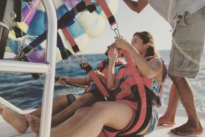 Roatan Parasailing: 360° Views Over Caribbean Reefs photo 2