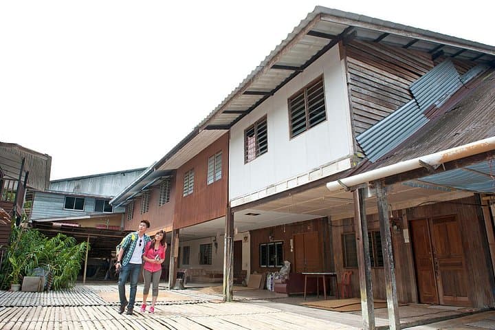 Annah Rais Longhouse Tour: Traditional Bidayuh Bamboo Longhouse from Kuching