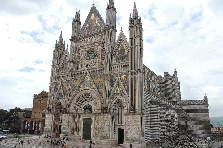 Orvieto and Civita di Bagnoregio: Self-Guided Day Tour from Rome photo 1