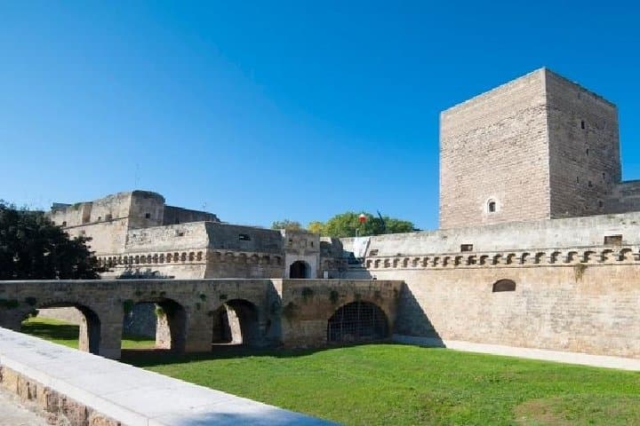 Bari Treasure Hunt: Interactive Walking Tour of Bari Vecchia photo 2