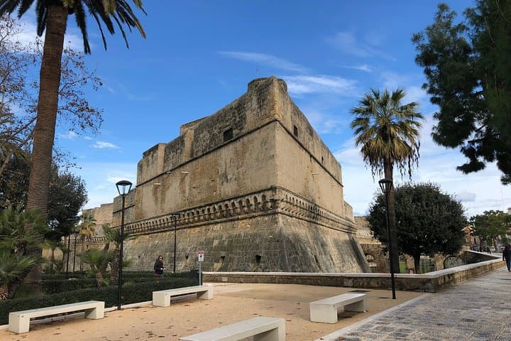 Bari Treasure Hunt: Interactive Walking Tour of Bari Vecchia photo 3