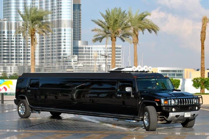 Take a Royal Ride: VIP Airport Limousine Transfer in Dubai
