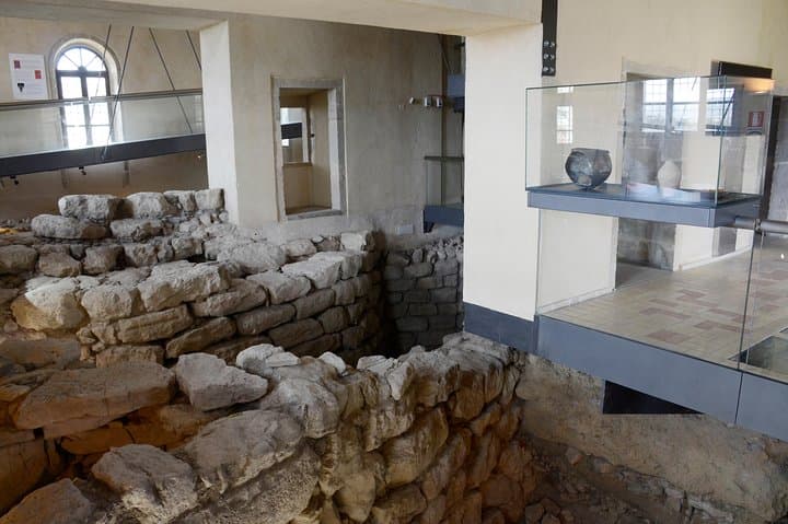 Exploring Su Nuraxi di Barumini: Private Guided Tour from Cagliari photo 4