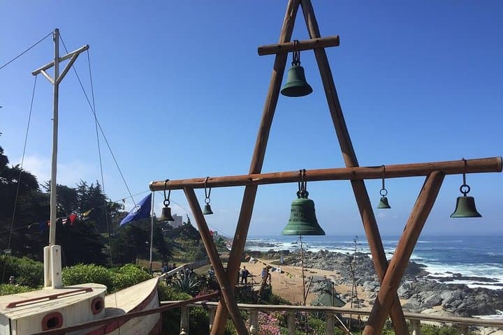 Neruda's Isla Negra & Casablanca Wine: Private Tour from Valparaíso