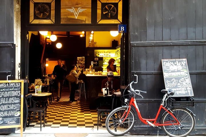 Barcelona Bike Tour: Tapas, Wine & Cultural Ride From El Born to Barceloneta