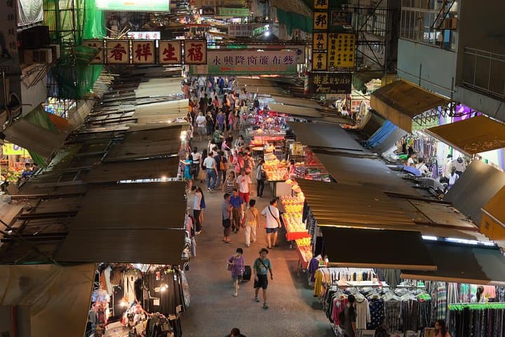 Kowloon Night Street Food Tour: Private, Customized Culinary Walk in Hong Kong photo 4