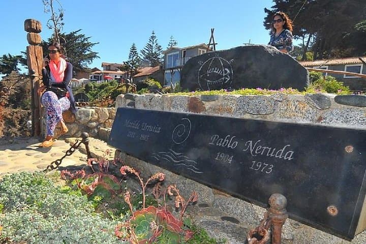 Private Neruda Museums Tour: Isla Negra & La Sebastiana from Valparaíso photo 3