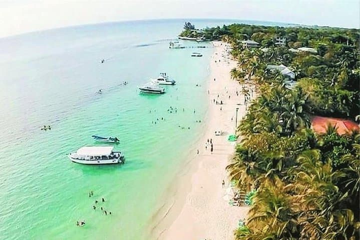 Roatan Custom Sightseeing & West Bay Beach Tour — Culture, Coast, and Water Options
