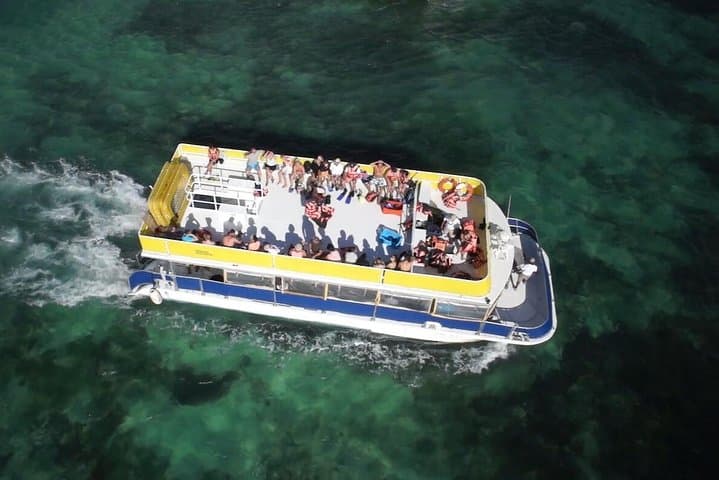Isla Mujeres Catamaran: Open Bar, Snorkel & Beach Club from Cancun photo 4