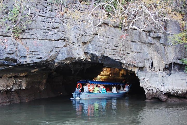 Langkawi Kilim Mangrove & Bat Cave Boat Tour — Eagles, Rays and Limestone Forests photo 2