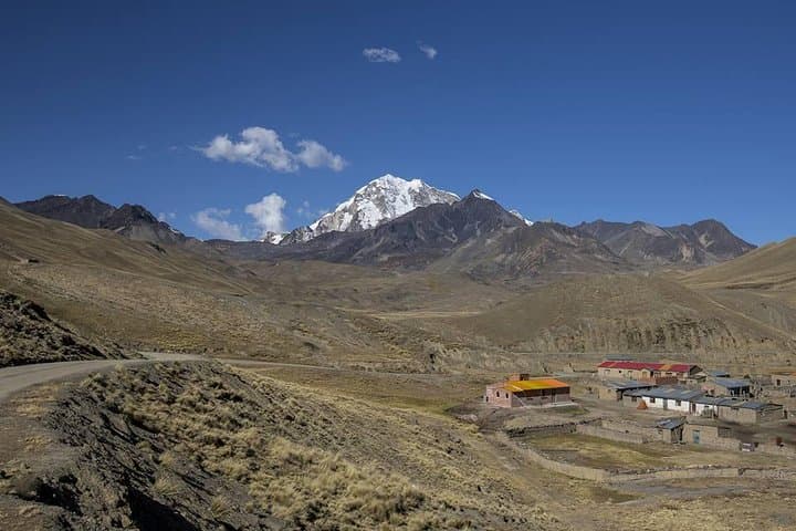 Condoriri Full-Day Trek: Lagoons, Alpacas and Pico Austria Panorama photo 2
