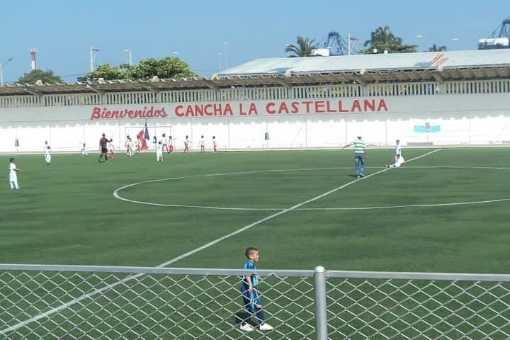 Play Like a Local: Perro e Playa F.C. Football Match in Santa Marta photo 2
