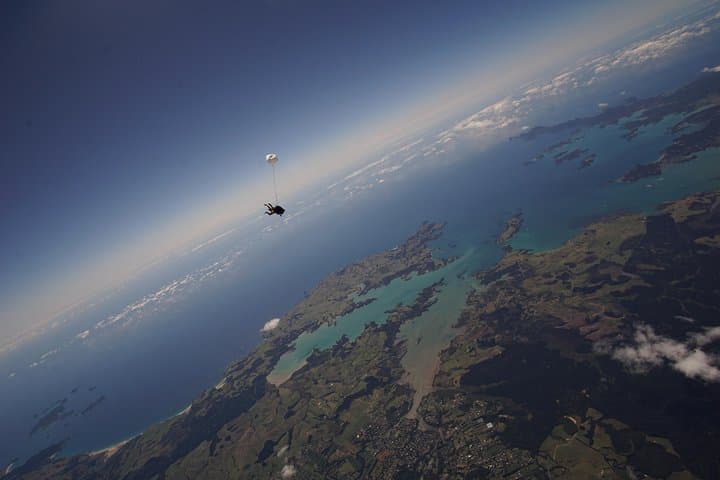 Bay of Islands 18,000ft Skydive: Tandem Freefall Over 144 Islands photo 2