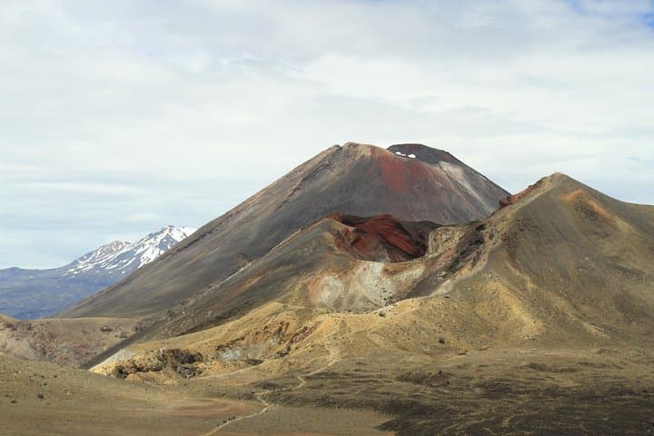 Tongariro Discovery Walk: Guided Taranaki Falls and Tama Lakes Day Hike