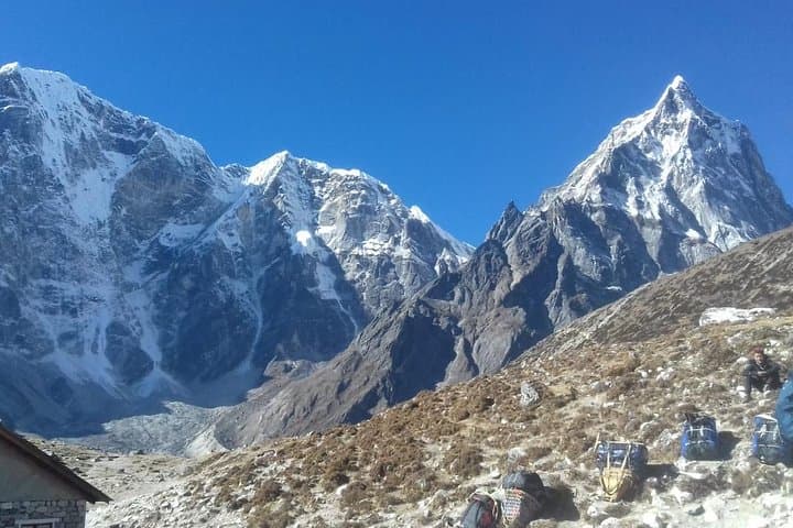 Everest Three High Passes Trek: Kongma La, Cho La & Renjo La Trekking Guide