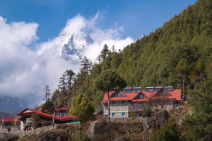 Everest Luxury Trek: High-Altitude Lodge Trek to Khumbu Panorama photo 3
