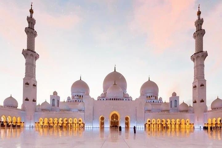 Abu Dhabi in a Day: Sheikh Zayed Mosque, Ferrari World & Yas Waterworld Guide photo 5