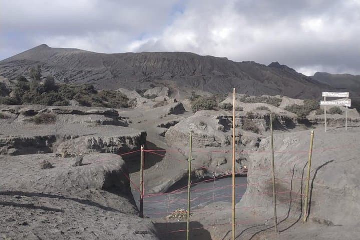 Bromo Sunrise Tour from Bali: 1-Day Mount Bromo & Madakaripura Waterfall photo 2