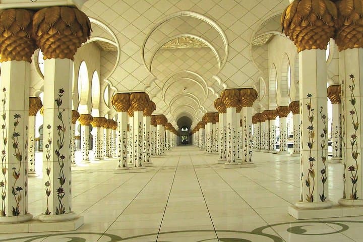 Private Abu Dhabi City Tour: Sheikh Zayed Mosque, Corniche & Cultural Stops