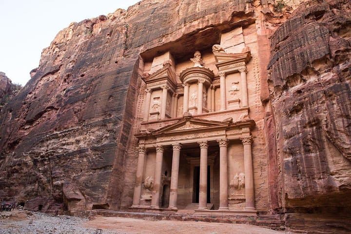 Petra & Wadi Rum: 4-Day Classic Tour from Aqaba Airport