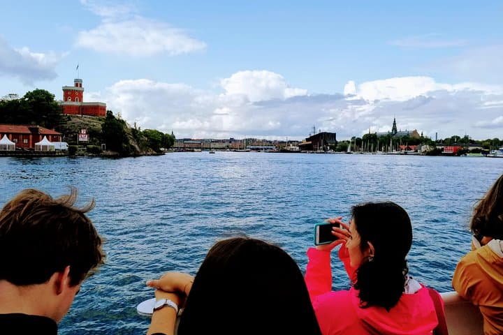 Stockholm Old Town to the Vasa Museum: Small-Group Walking Tour photo 2