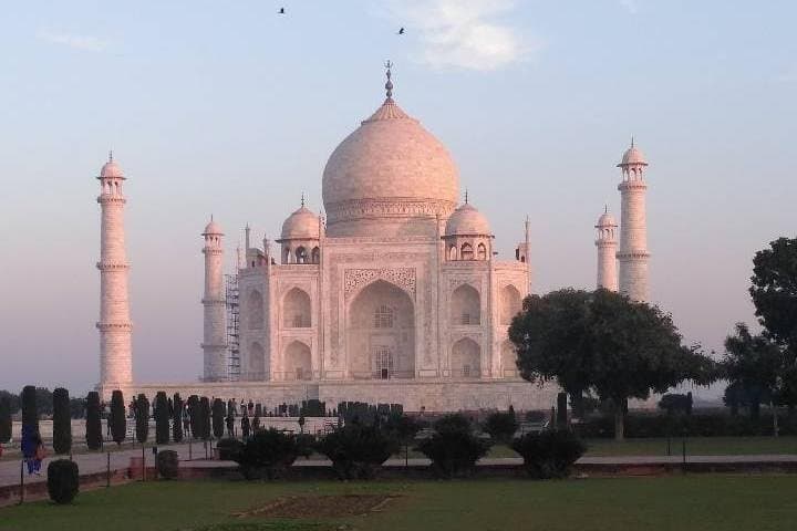 Same-Day Agra Tour: Taj Mahal, Agra Fort & Fatehpur Sikri from Delhi by Car