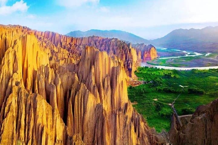 Private Day Tour to Yellow River Stone Forest from Lanzhou — Cable Car & Raft Options