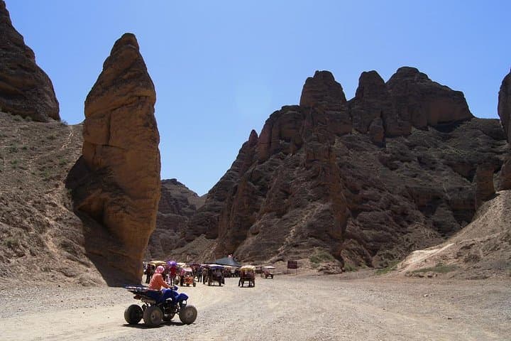 Private Day Tour to Yellow River Stone Forest from Lanzhou — Cable Car & Raft Options photo 5
