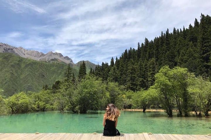 Jiuzhaigou & Huanglong 3-Day Private Tour from Chengdu by Fast Train photo 3