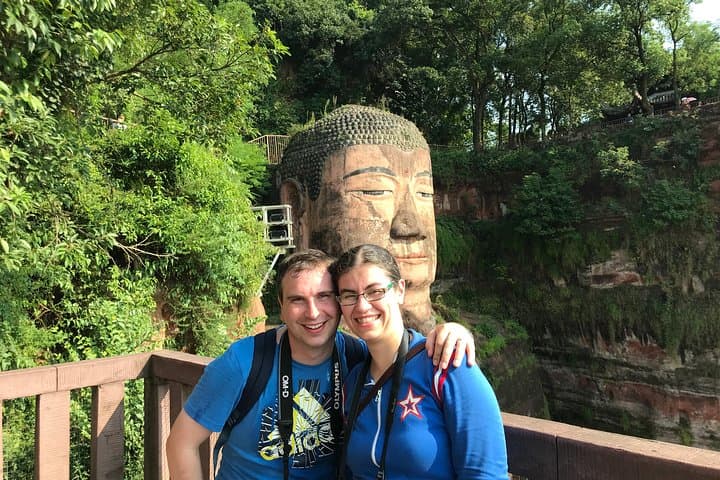 Chengdu Panda Base & Leshan Giant Buddha Private Day Tour Guide photo 5