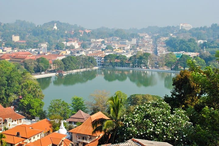 Kandy Day Tour from Colombo & Negombo — Temple of the Tooth, Lake Walk & City Highlights photo 5