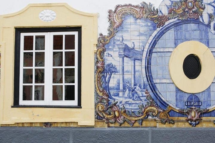 Serra Arrábida & Azulejos Wine Tour from Lisbon: Private Day Trip to Sesimbra photo 4