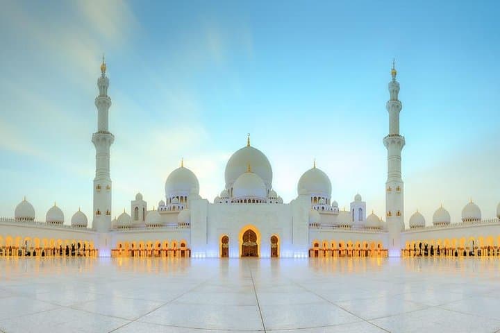 Full-Day Abu Dhabi Essentials: Sheikh Zayed, Louvre & Corniche Tour