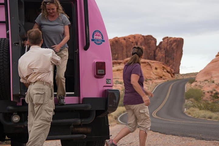 Valley of Fire Day Tour from Las Vegas — Red Sandstone Sights & Ancient Petroglyphs photo 4