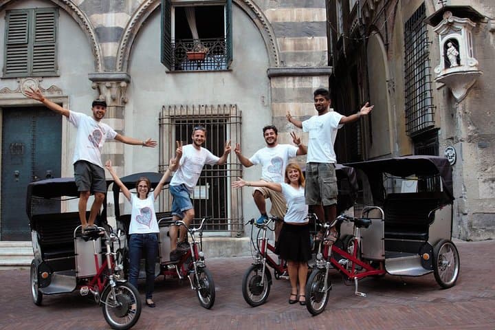 Genova Rickshaw Tour: Hidden Alleys & Historic Porto Antico in One Hour photo 4