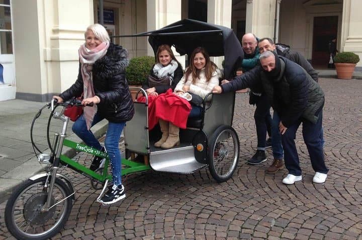 Genova Rickshaw Tour: Hidden Alleys & Historic Porto Antico in One Hour photo 3