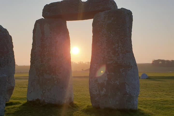 Private Driver-Guided Stonehenge Tour with Pub Lunch photo 2