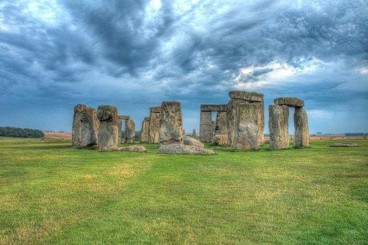 Private Driver-Guided Stonehenge Tour with Pub Lunch photo 4