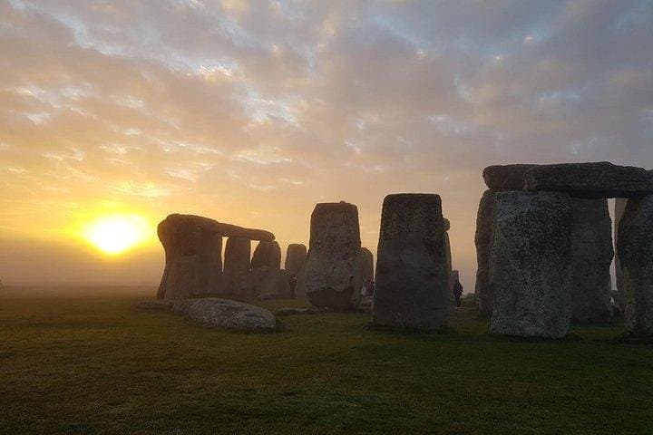Private Driver-Guided Stonehenge Tour with Pub Lunch photo 5