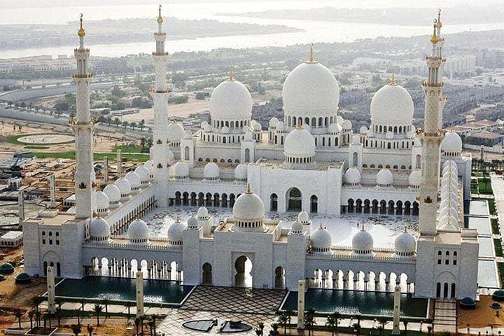 Abu Dhabi Private Full-Day Sightseeing Tour from Dubai: Sheikh Zayed, Corniche & Yas Island photo 6