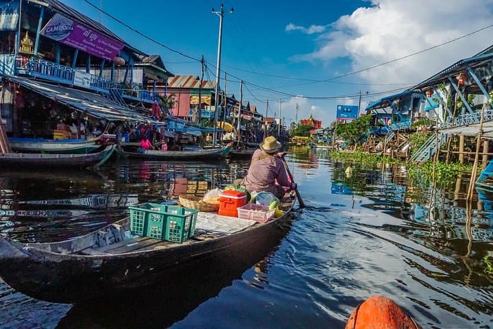 Kampong Phluk Floating Village Boat Tour from Siem Reap