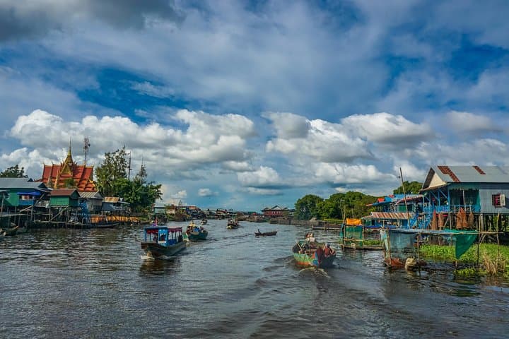 Kampong Phluk Floating Village Boat Tour from Siem Reap photo 3