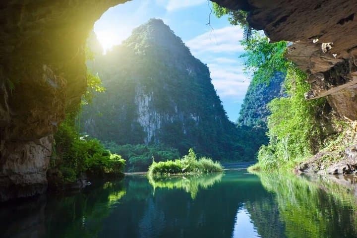 Hoa Lu & Tam Coc Full-Day: Boat Sampan, Ancient Temples, Countryside Cycling photo 2