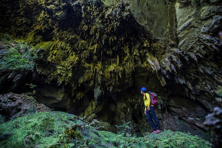 Hang Vom Adventure Tour: 2-Day Phong Nha Overnight Caving & Jungle Trek photo 3