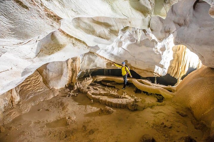 Hang Vom Adventure Tour: 2-Day Phong Nha Overnight Caving & Jungle Trek