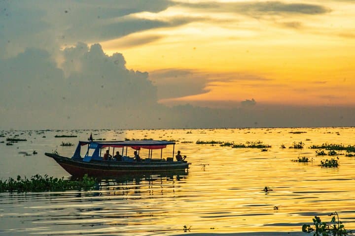 Kampong Phluk Floating Village Boat Tour from Siem Reap photo 5